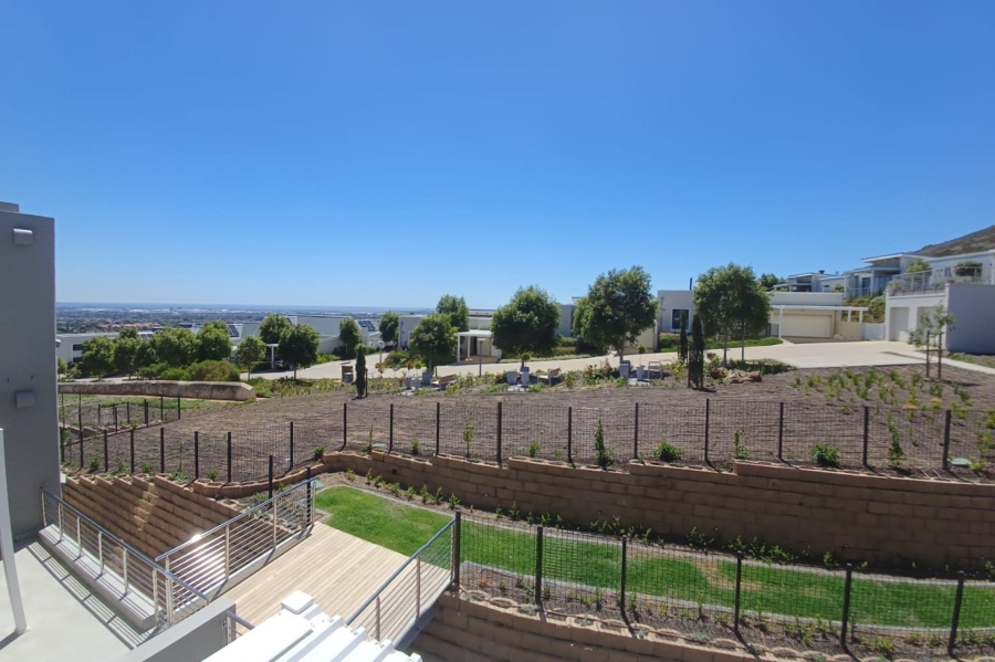 1 Bedroom Property for Sale in Baronetcy Estate Western Cape